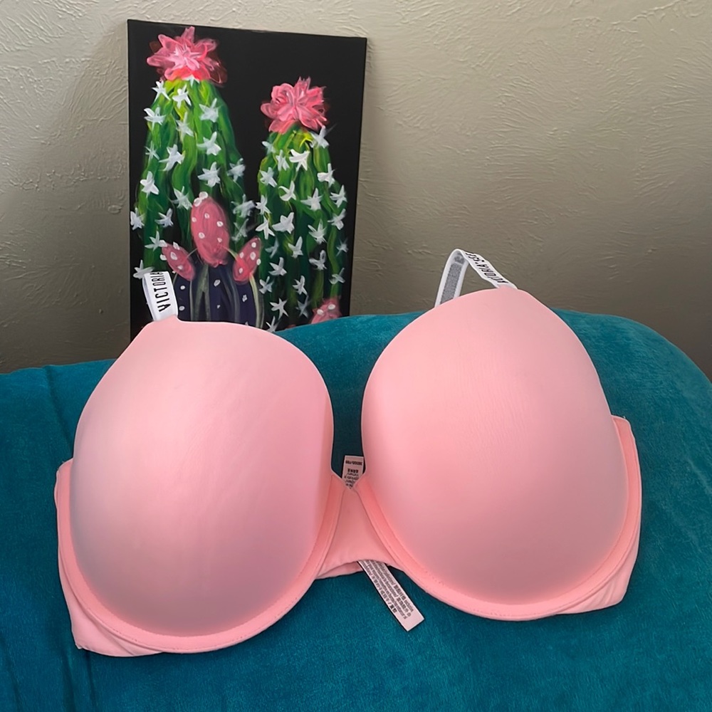38DDD Victoria’s Secret T-Shirt Bra